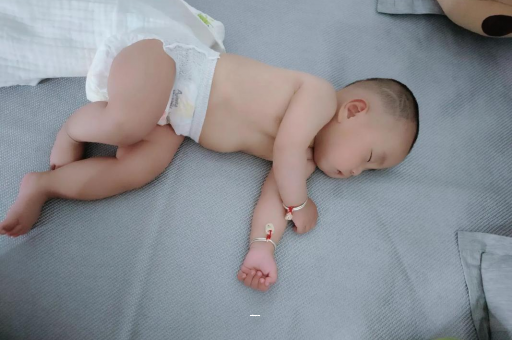 咸宁宝宝总是摇头怎么回事